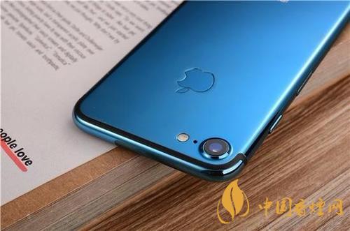 iphone12藍(lán)色好看嗎？ iphone12藍(lán)色和白色哪個(gè)好看？