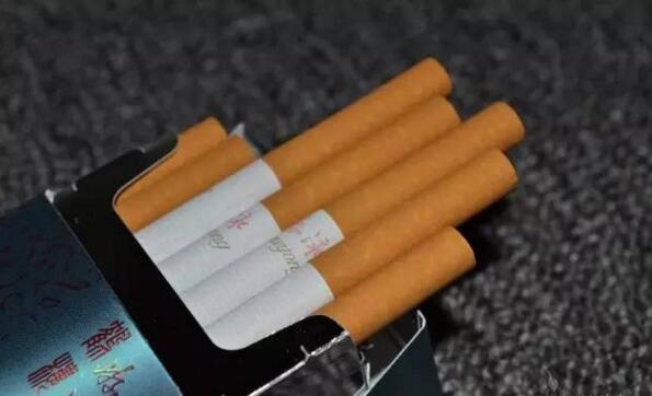 黃鶴樓游泳回歸，爺爺輩最喜愛的香煙品牌